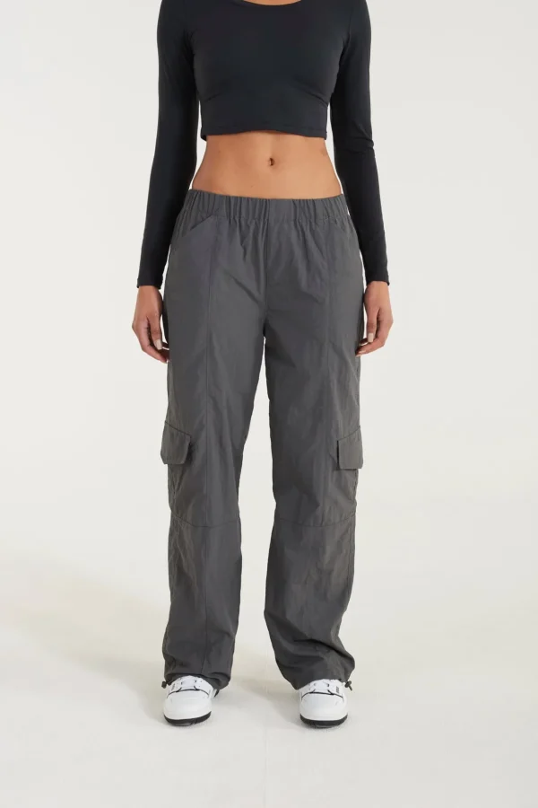 Pants<ALL FENIX Active Spray Parachute Pant Charcoal