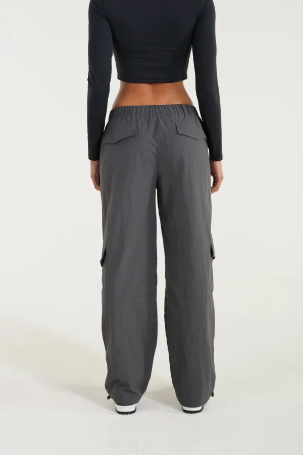 Pants<ALL FENIX Active Spray Parachute Pant Charcoal