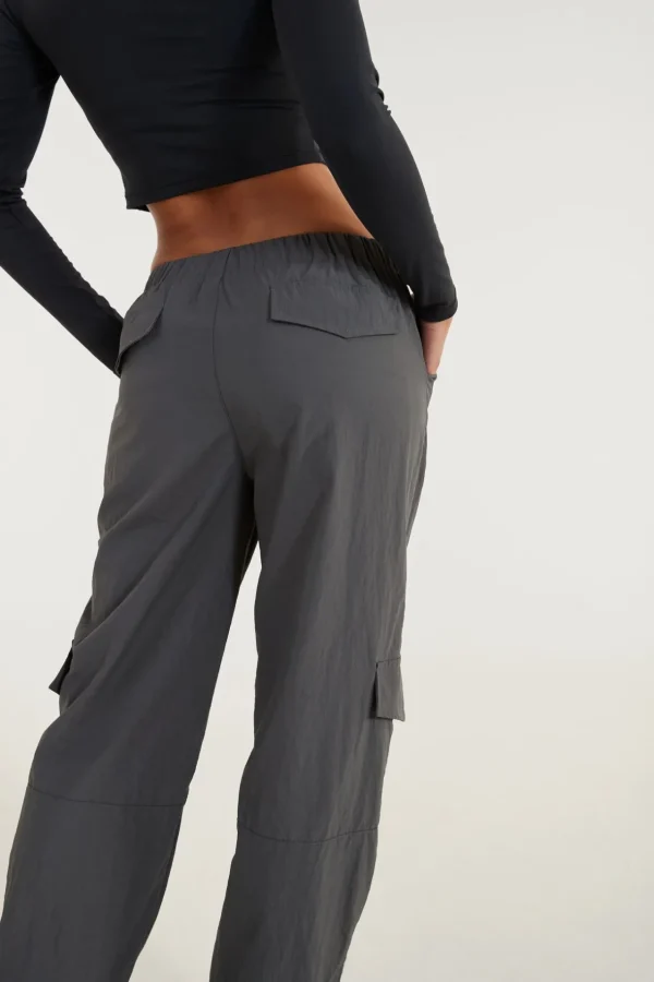 Pants<ALL FENIX Active Spray Parachute Pant Charcoal