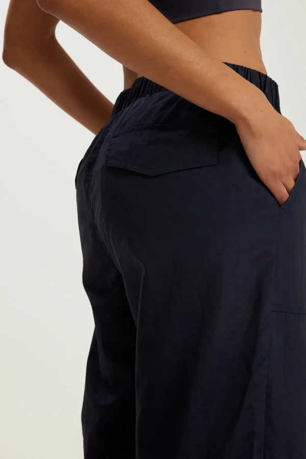 Pants<ALL FENIX Sunny Spray Parachute Pant Navy
